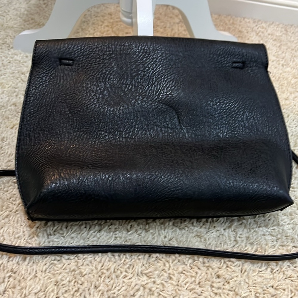 Urban Outfitters Magnetic Flap Crossbody - Picture 2 of 9